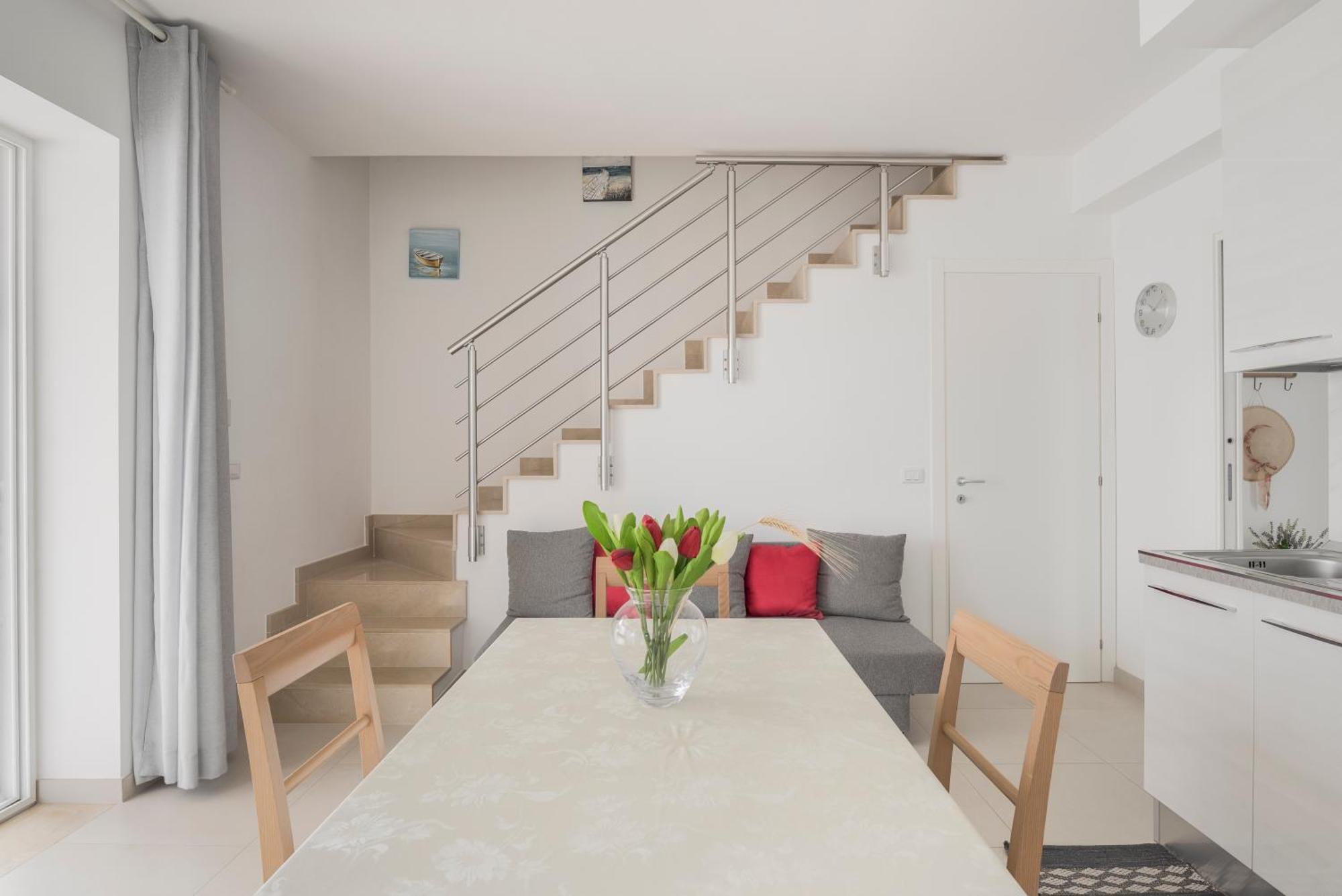Dolcevitasuites - Modern 3 Bdr Villa In S. Lorenzo Reitani ภายนอก รูปภาพ